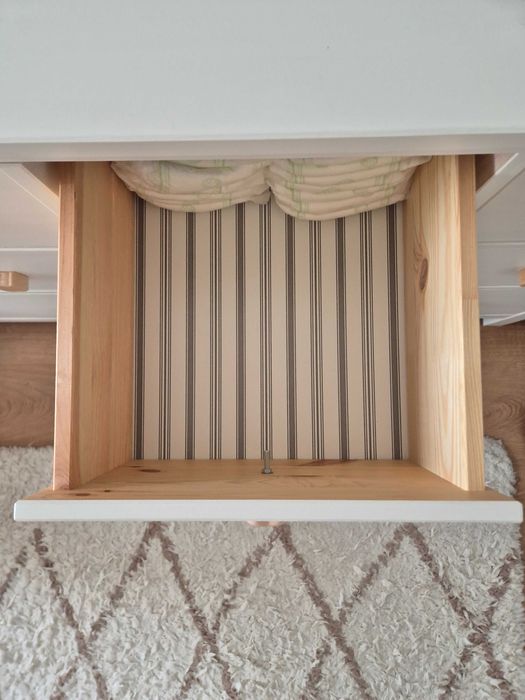 Cómoda HEMNES da IKEA, branca, em bom estado