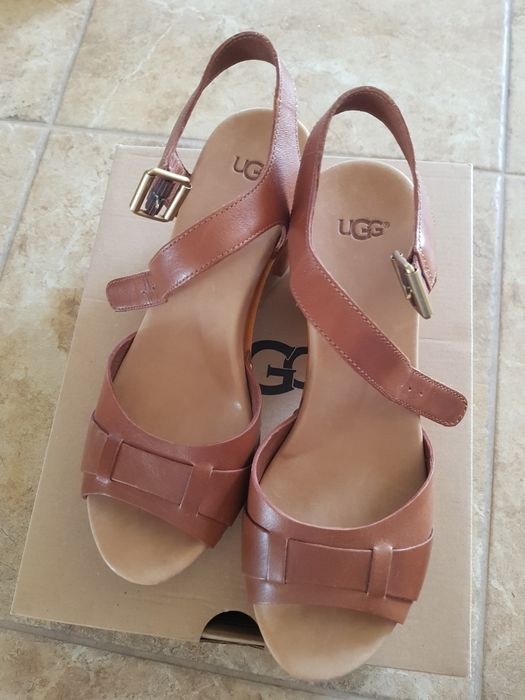 Босоніжки сабо шкіряні коричневі Ugg  7, уггі оригінал 36.5, 37