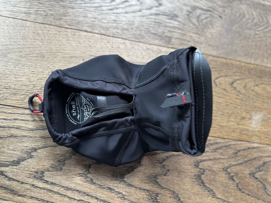 Pokrowiec przeciwdeszczowy na aparat: Peak Design Shell S