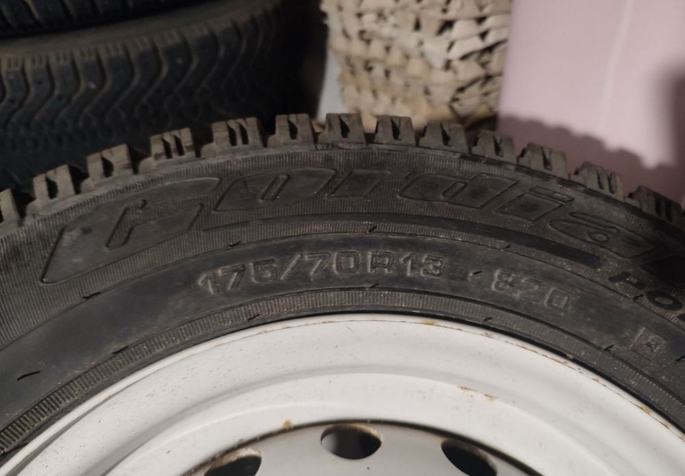 Продам зимние шины с дисками на ВАЗ