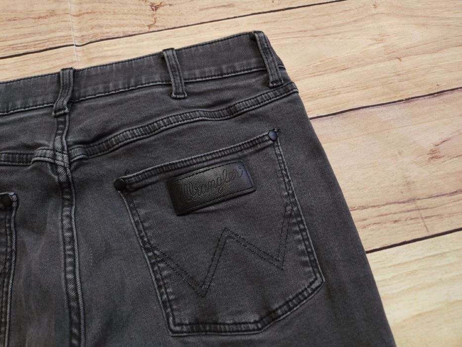 WRANGLER Larston Spodnie Jeans Szare Męskie r. 34/32
