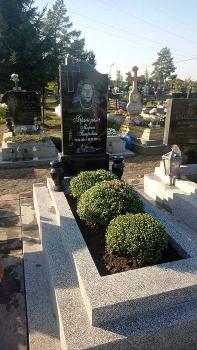 Виготовлення та встановлення памятників і гранітних виробів.