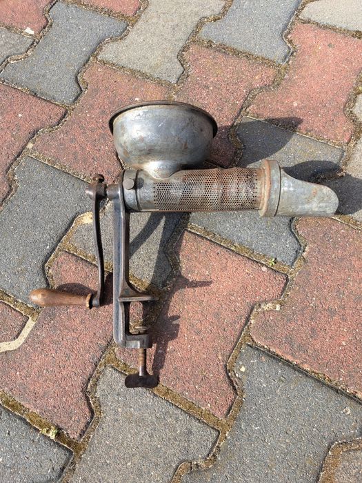 Wyciskarka do owoców, antyk, PRL, na kropkę!