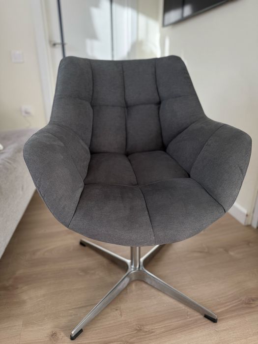 Стильне мʼяке крісло