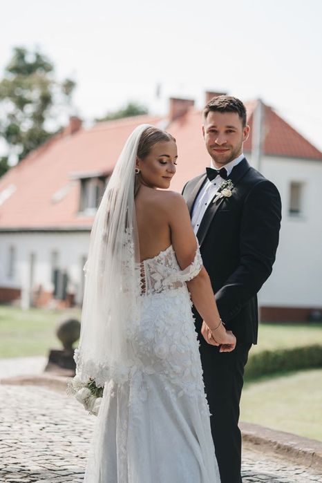 Suknia ślubna w rozmiarze S