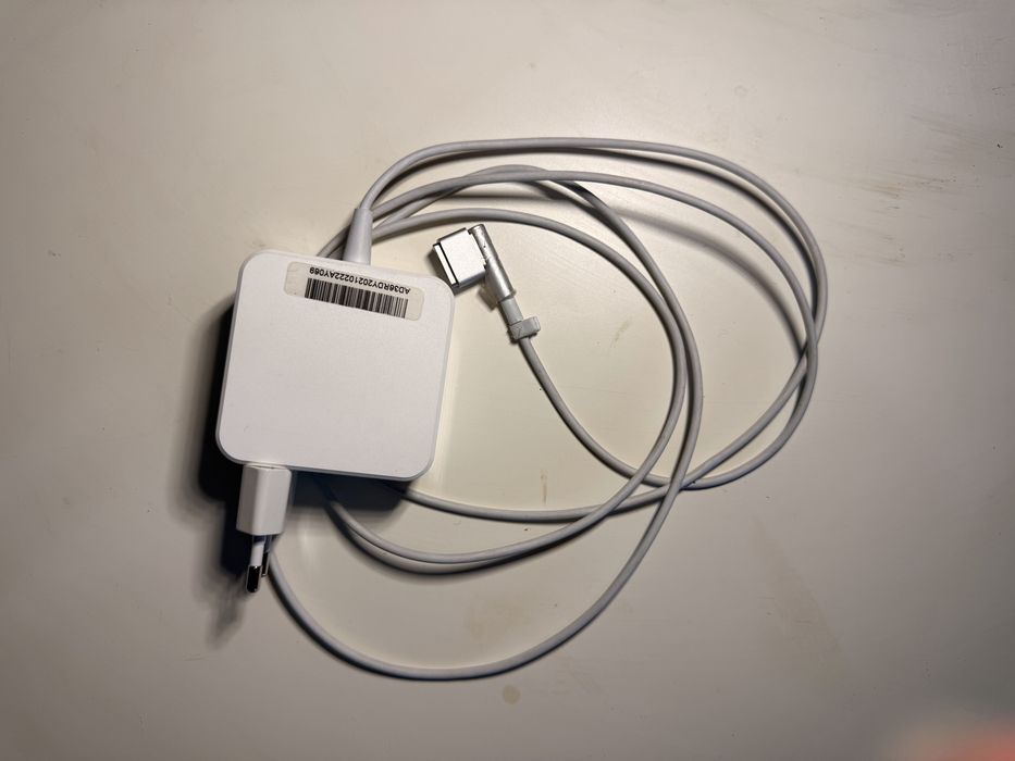 Apple MacBook Air 13” + hardcase