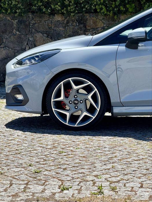 Ford Fiesta ST 1.5T 200cv (c/ relatório Car Vertical)