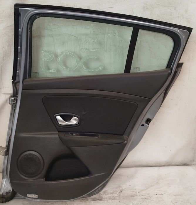Porta trás direita RENAULT Megane III (BZ0_)