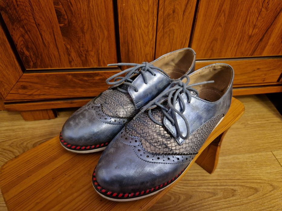 Buty półbuty niebieskie 40 25 cm