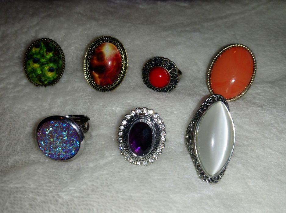 Anéis com pedras