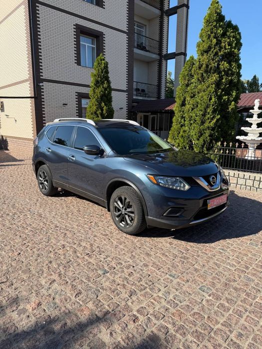 автомобіль Nissan
