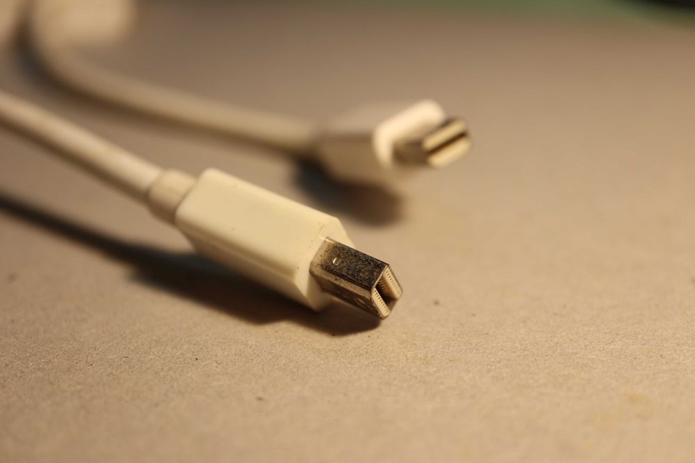 2 X Adaptadores Apple Originais: Mini DisplayPort para VGA + DVI