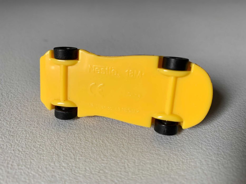 Figurinha Nestlé - Carro de Corrida
