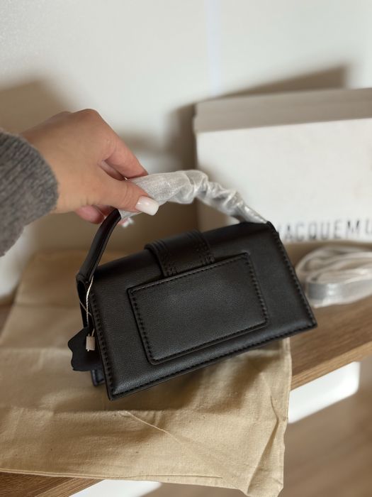 Сумочка Jacquemus Le Bambino Mini Жакмюс