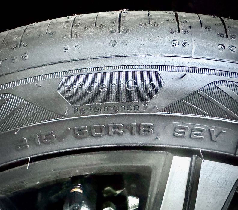 Goodyear EfficientGrip Performance 2 215/50 R18 92V DOT 0626/0726 - przebieg ok. 500 km
