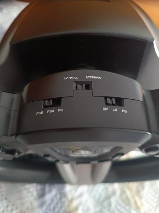 Volante Hori + pedais + manete de mudanças H 5+R