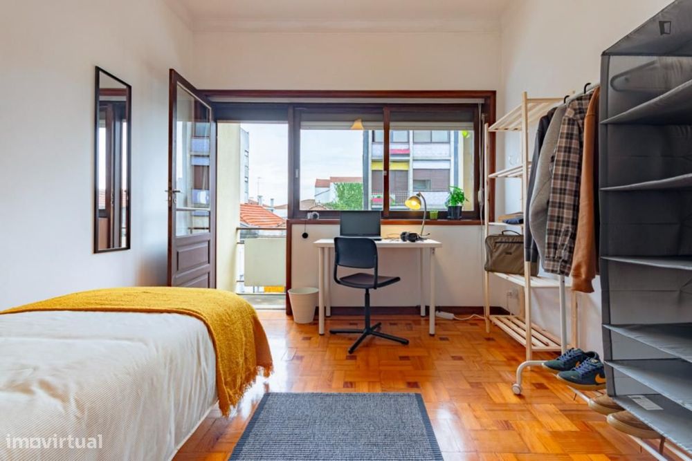 Quarto - localizado em Bonfim Porto