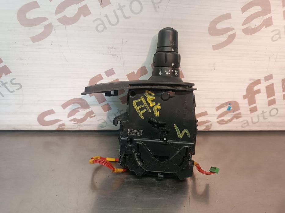 Manípulo de Luzes RENAULT CLIO III - 88102002078