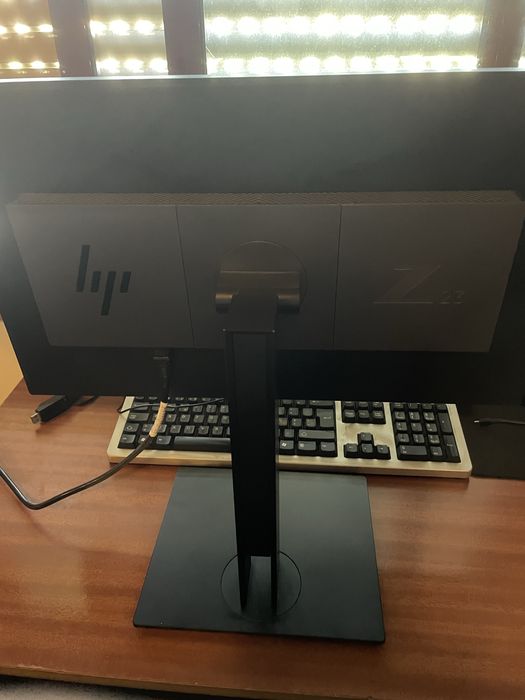 Hp Z23 com anomalia