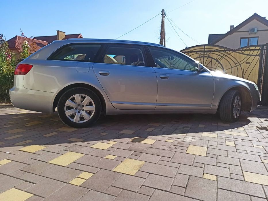 продається автомобіль Audi A6