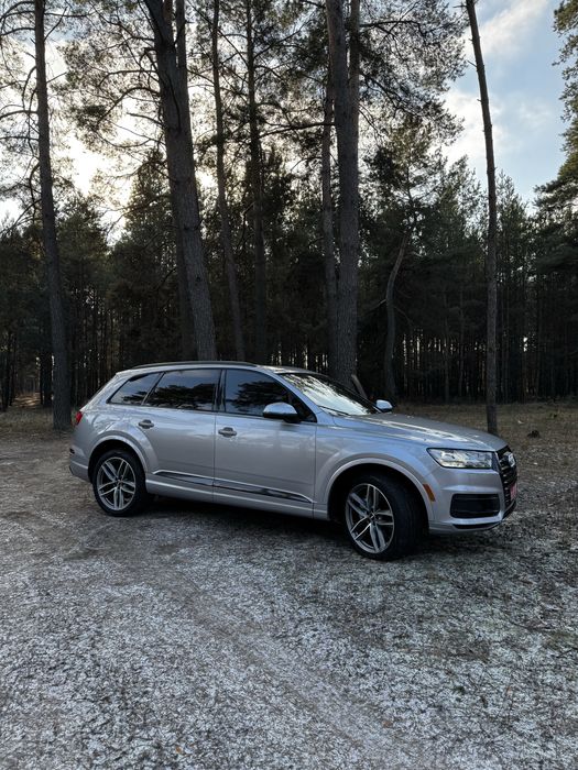 Продам Audi Q7 2017