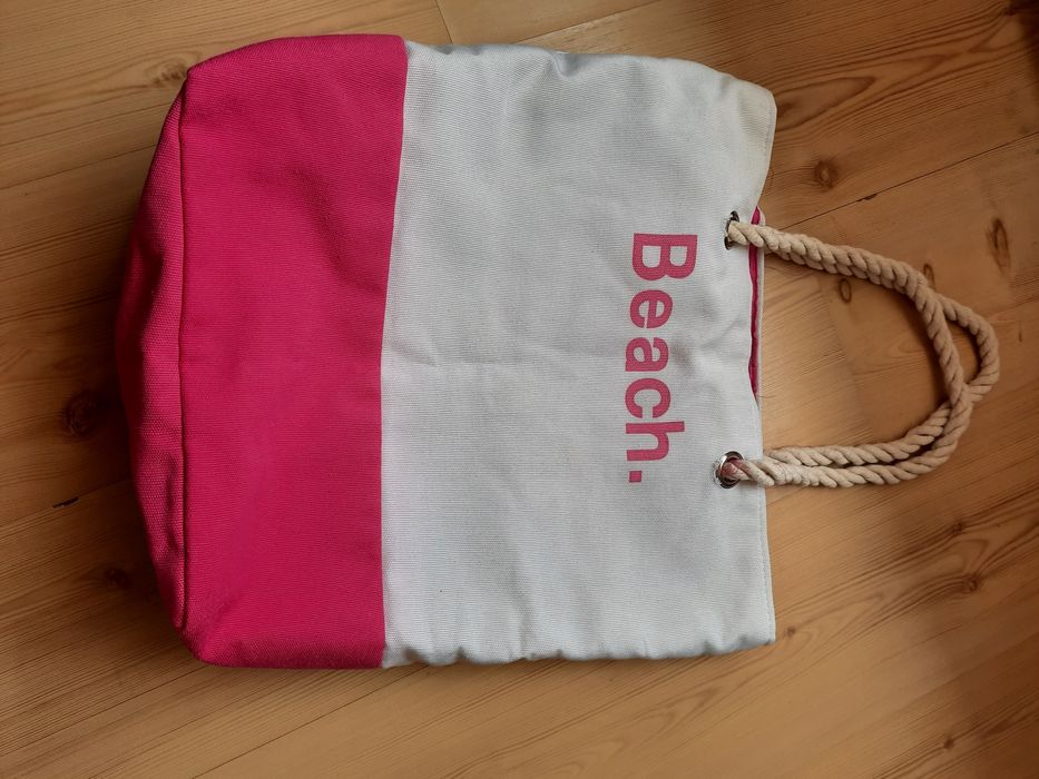 Torebka plażowa materialowa.