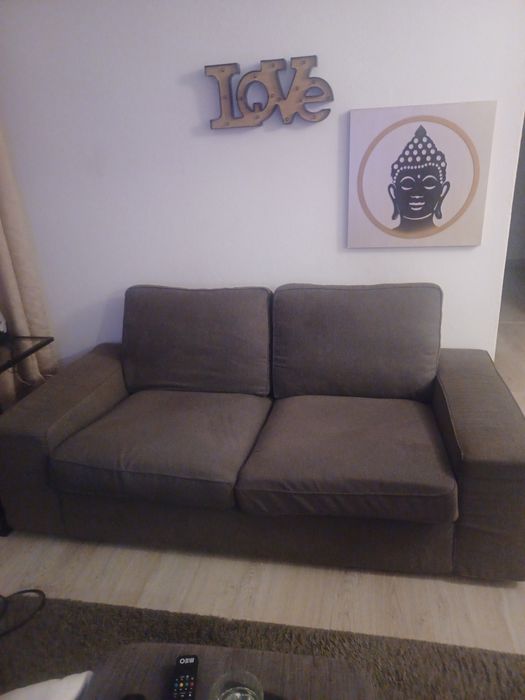 Vendo sofá de 2 lugares sinza escuro(nome kivik  ikeia.