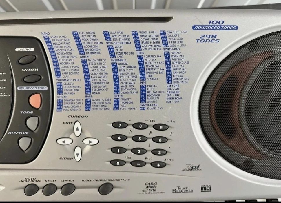 Teclado Casio CTK-671 com tripé