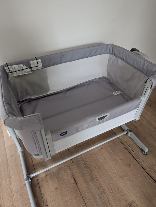 Łóżeczko dostawka chicco next to me mag