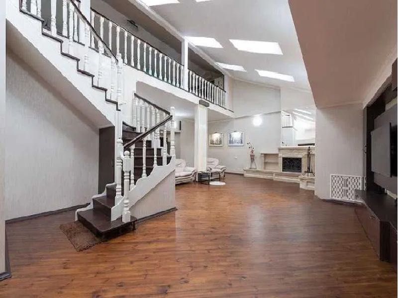 Оренда 3-х рівневого пентхауса 555 м² в центрі Києва, вул. Ковпака 17