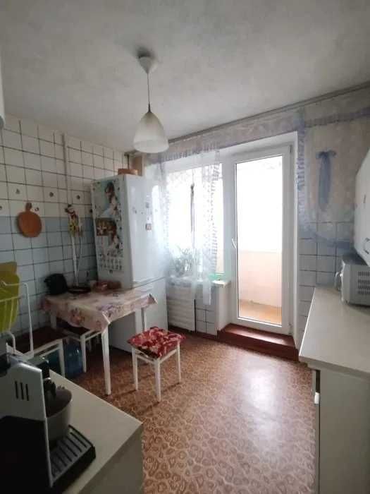 Здам в оренду кімнату біля метро Чернігівська (вул. Кіото, 13).