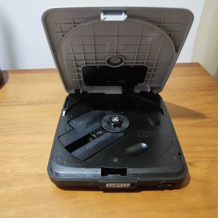 Panasonic SL-VP30 Portable Video CD Player with Remote Control, Made in Japan, Vintage64354195446914122