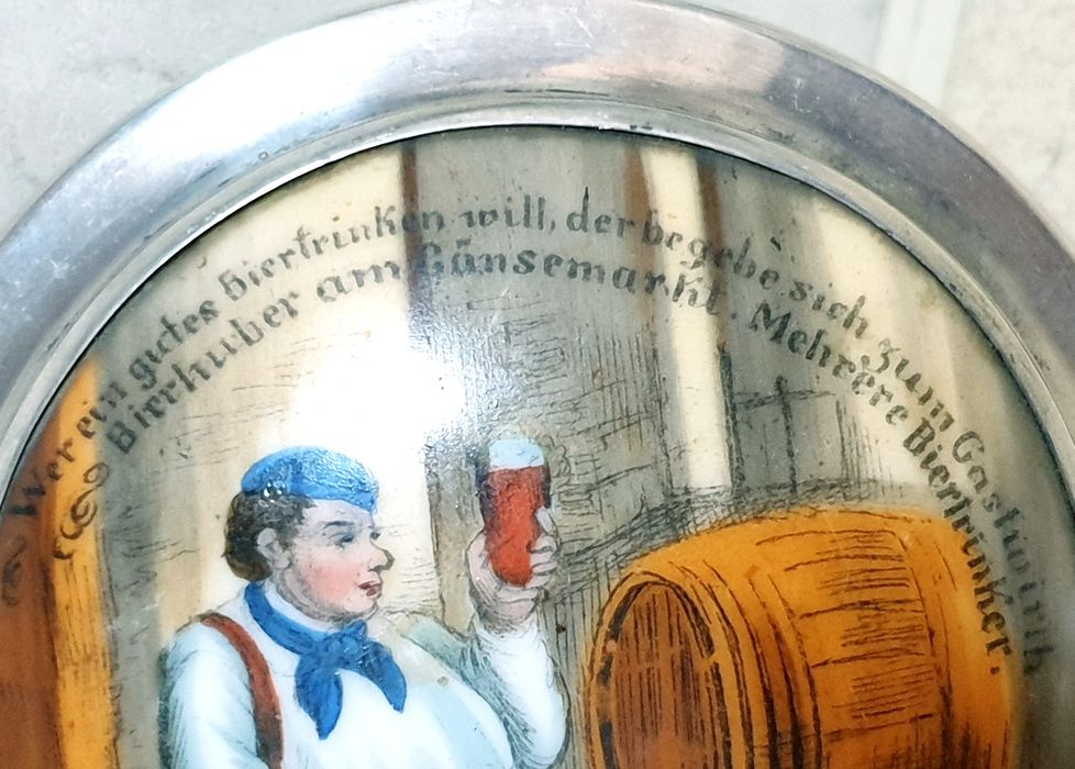 Antiga armação/Tampa para copo de cerveja em prata e pintura à lupa