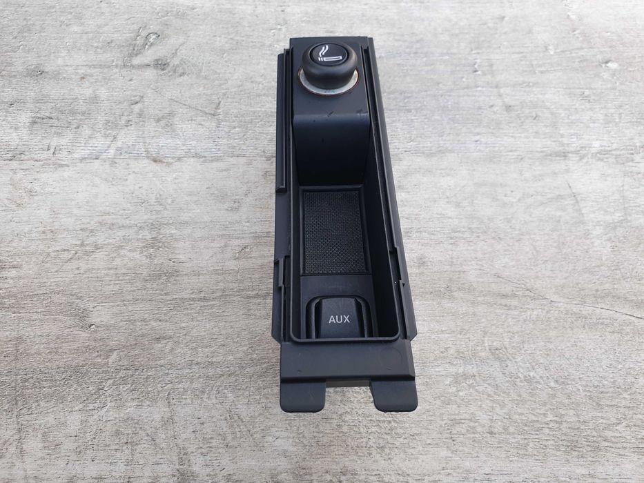 Audi A3 8P LIFT Gniazdo zapalniczki AUX