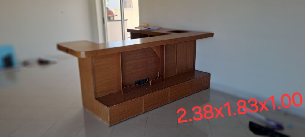 Bar em madeira fabricado por carpinteiro boa qualidade