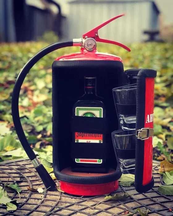 Міні-бар у вогнегаснику — вибуховий подарунок для чоловіка