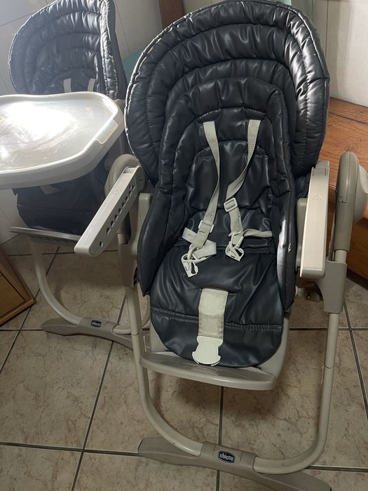 Cadeira  (1) de refeição bebe