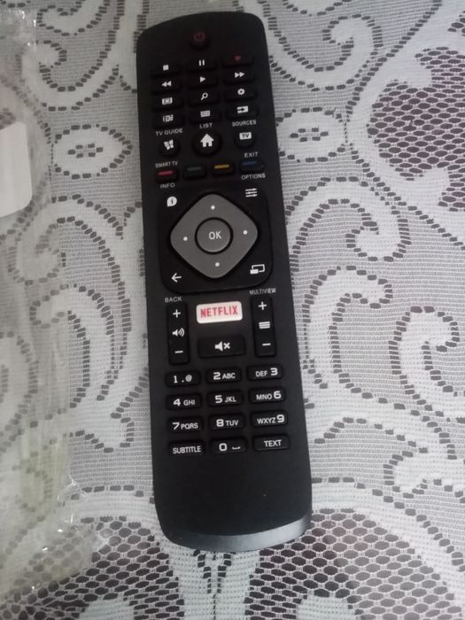 Pilot do telewizora philips nowy