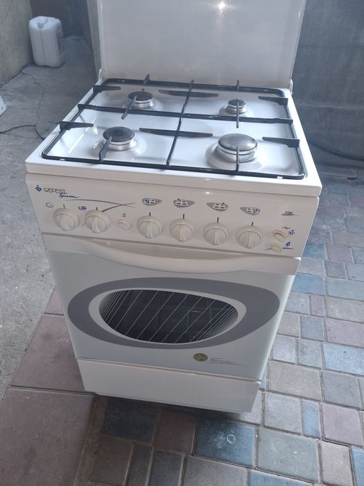 Продам газовую плиту