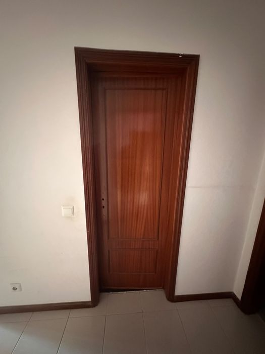 Vendo portas madeira