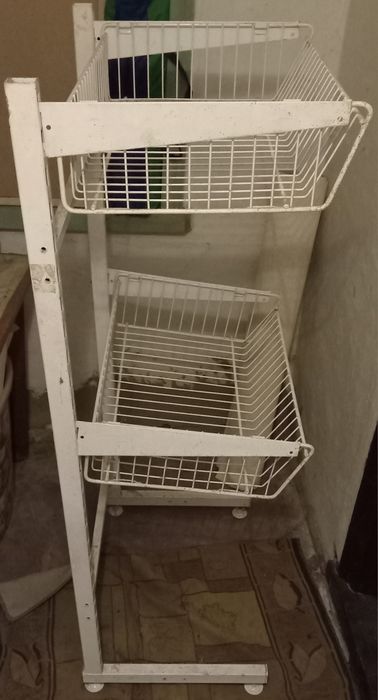 Трюмо з великим дзеркалом