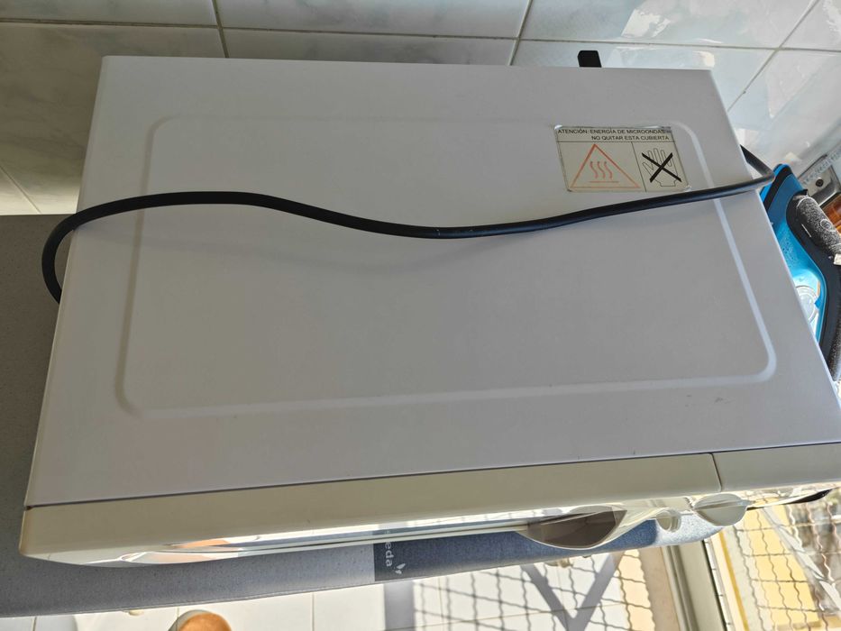 Micro-ondas com Grill Teka MW 20 BF (Instalação Livre / Bancada) - Branco