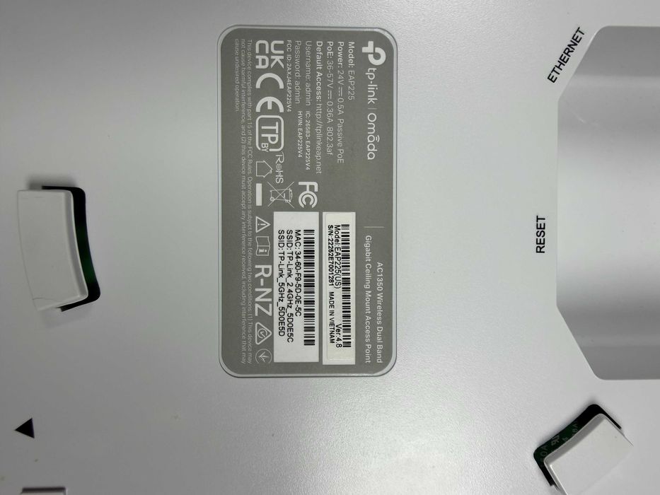 Точка доступу TP-Link Omada EAP225