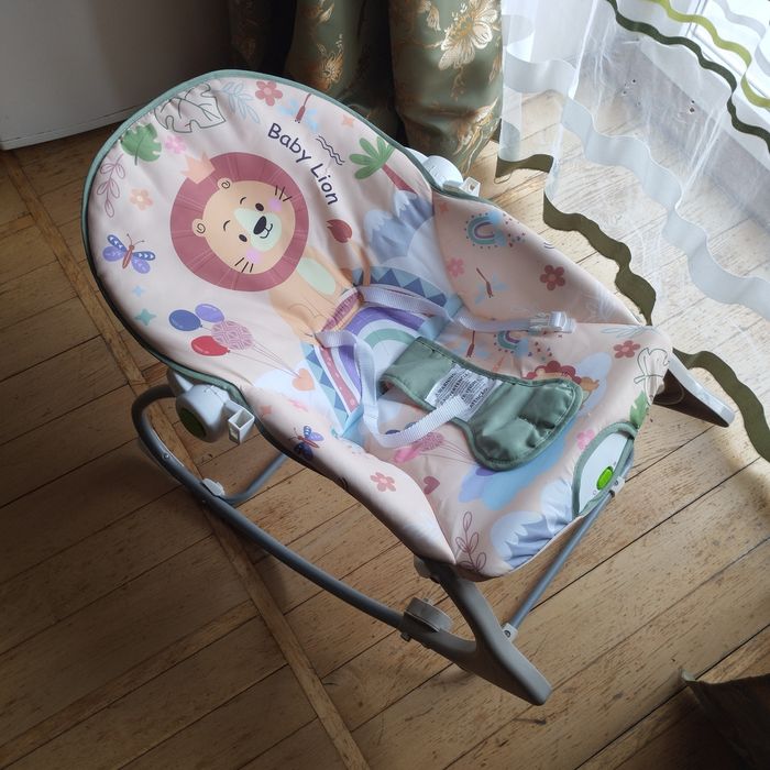 Продам Дитячий шезлонг в гарному стані