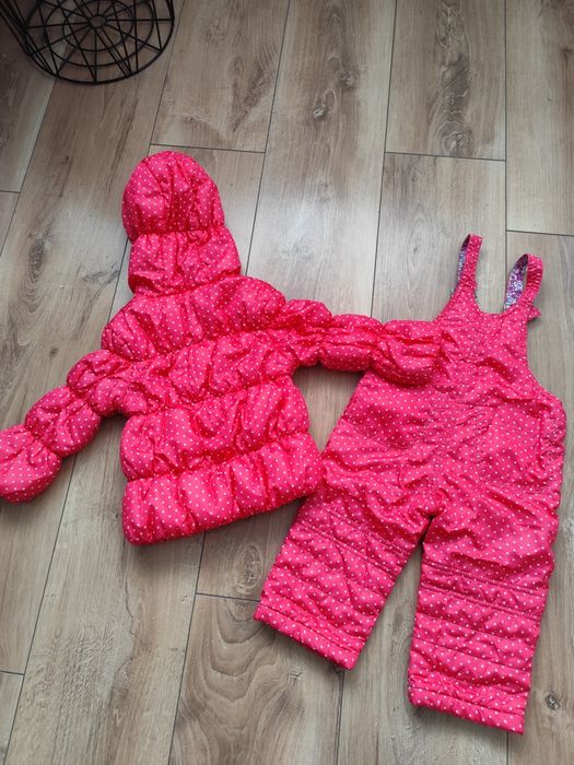 Śliczny kombinezon rozmiar na 74 cm