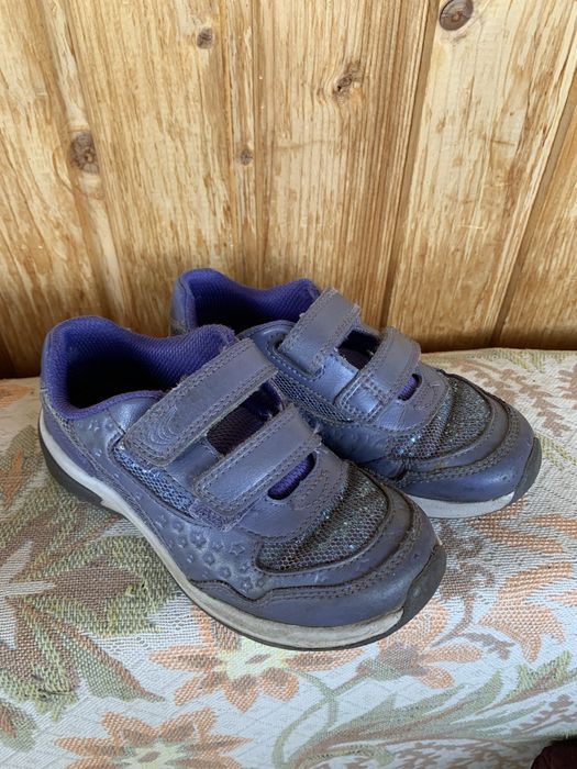 Кросівки на дівчинку clarks