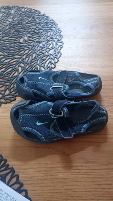 Sandałki Nike chłopięce 23