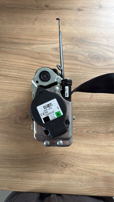 Pas prawy przód Audi 8w0857706G