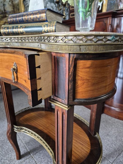 Mesa de Apoio Estilo Luís XV "En Haricot" (Formato Rim) - Pau-Santo e Madeiras Nobres.