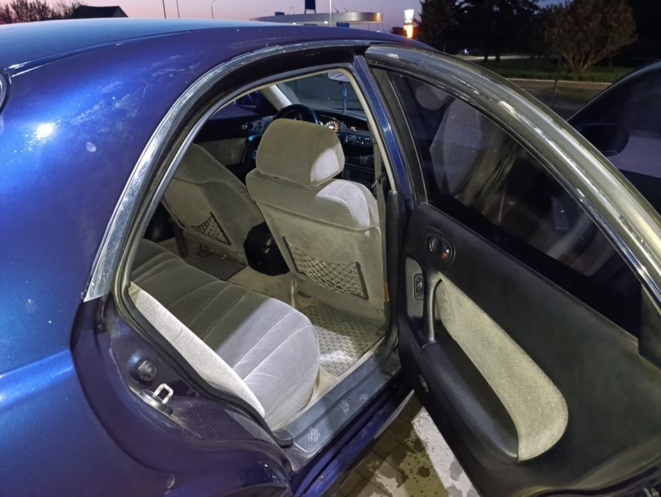 Мазда кседос 9.   2.0v6